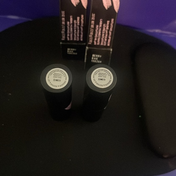 Set of 2 Mary Kay Intuitive PH Lip Balm Berry - Picture 2 of 4